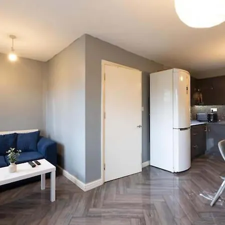 بيت للعطل Huge Sleeps 12 Private Parking Pets Ok