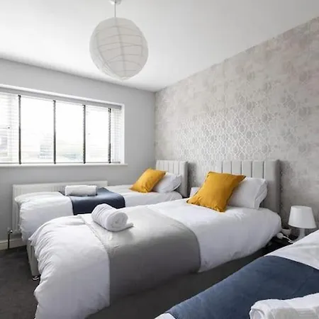 Huge Sleeps 12 Private Parking Pets Ok بيت للعطل