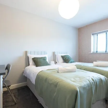 Huge Sleeps 12 Private Parking Pets Ok بيت للعطل
